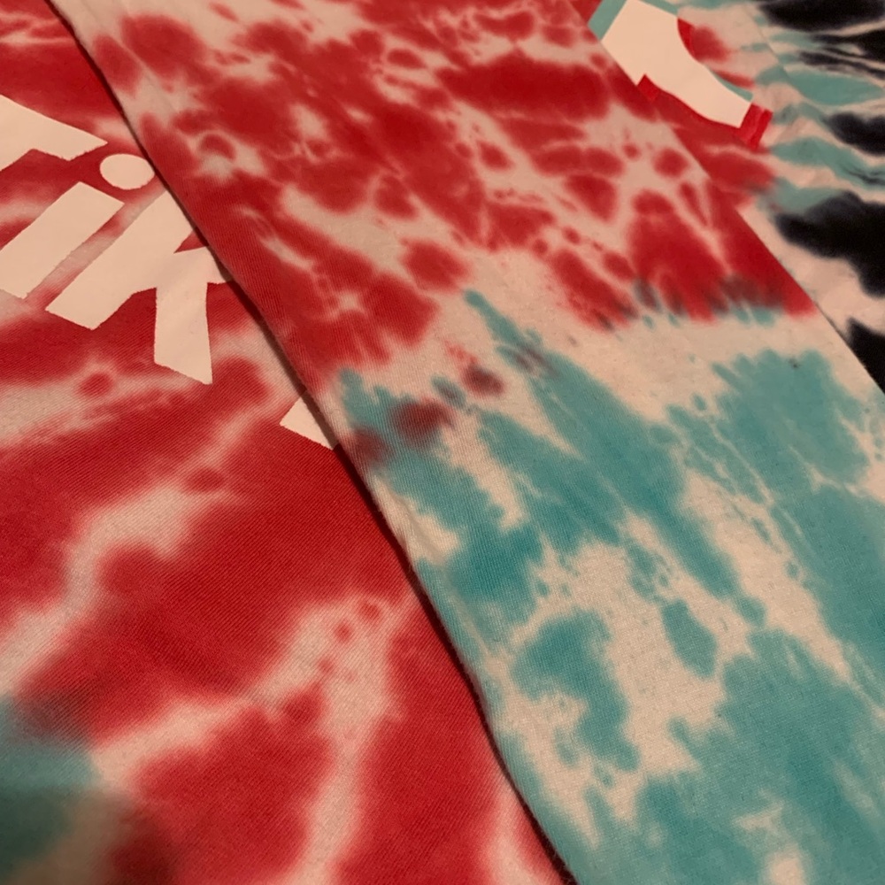 EUC TikTok Tie-Dye T-Shirt - Picture 7 of 7